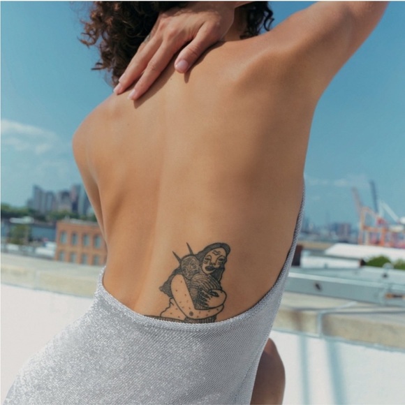 Zara Tunic Mini Dress Silver
Openwork Knit Halter Backless...🌼🌼 - Picture 5 of 14